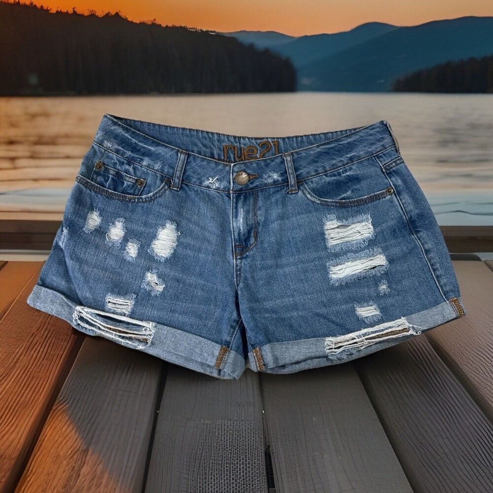 Rue 21 Denim Shorts 7/8 (W31 Inseam 3.5) Blue Jean Distressed Cotton Juniors